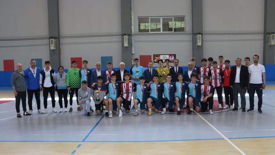 Futsalda Şampiyon Of Fen Lisesi