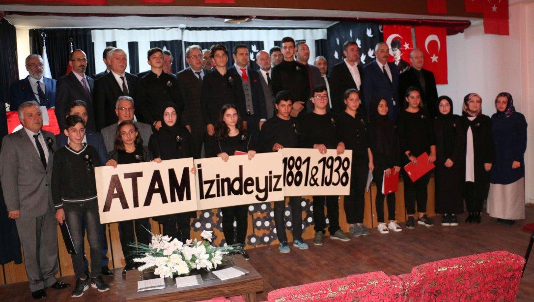         Türkiye Cumhuriyeti´nin kurucusu  Atatürk ölünün 80 yılında anıldı
