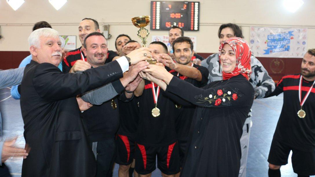 Futsalda Şampiyon Of Milli Eğitim Müdürlüğü