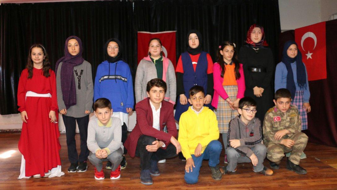 Of'ta İstiklal Marşı'nın Güzel Okuma Yarışması heyecanı yaşandı