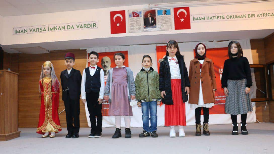 Öğrenciler İstiklal Marşı'nı güzel okuma heyecanı yaşadı