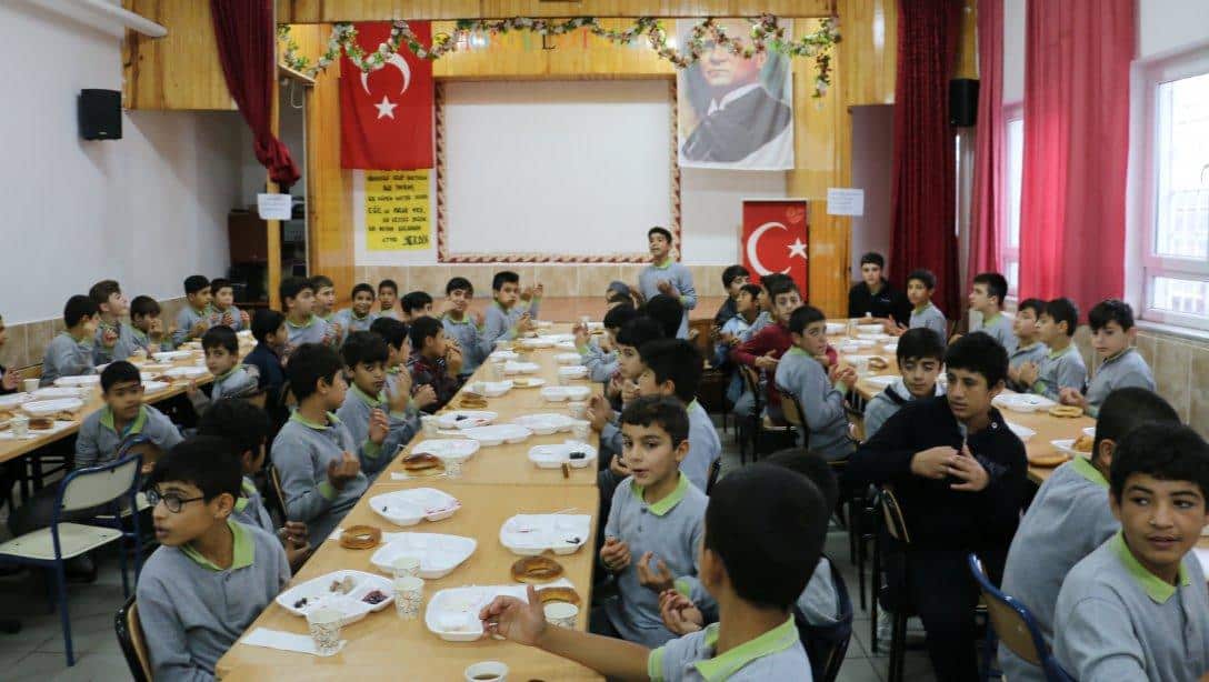  Şehit Fahrettin Yavuz İmam Hatip Ortaokulu Öğrencilerine kahvaltı morali