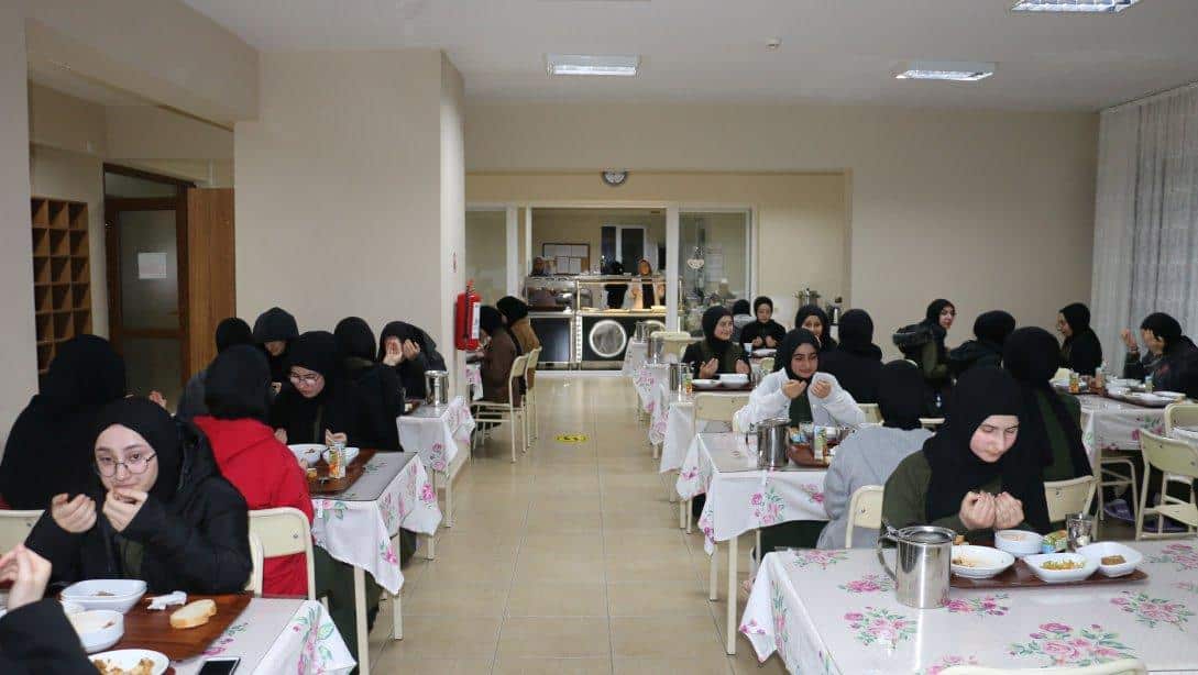 İmam Hatipli öğrenciler birlikte iftar açtı