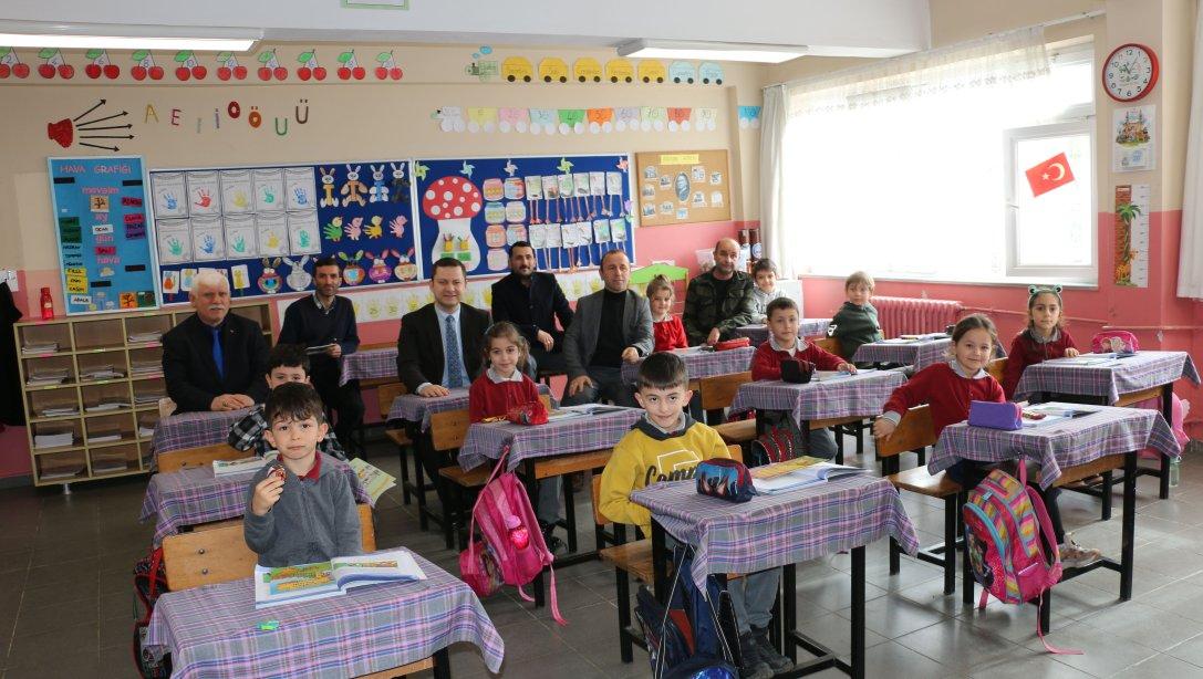 Kaymakam Demirer ve Müdür Kabahasanoğlu  Pınaraltı  okulunu ziyaret etti