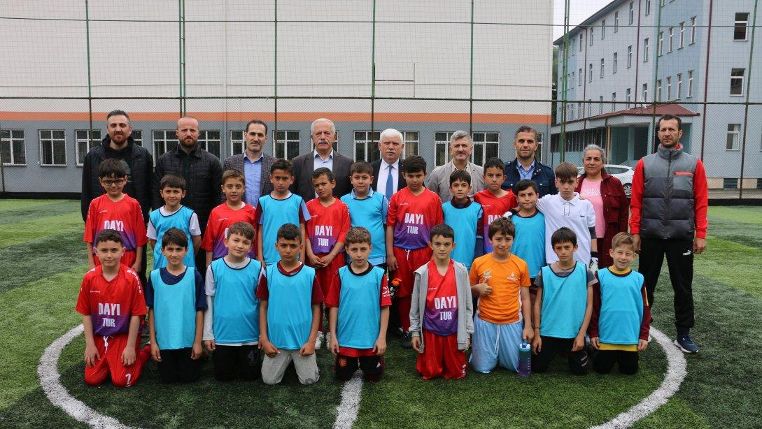 Of'ta çocuklara özel futbol turnuvası başladı