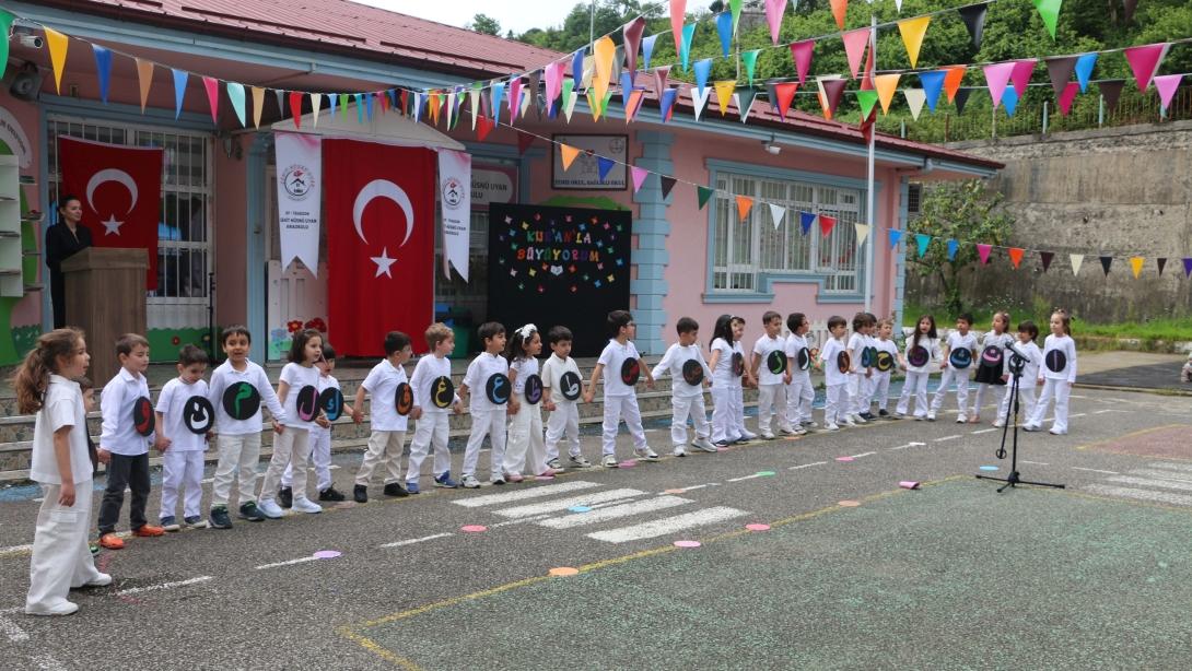 Şehit Hüsnü Uyan Anaokulu öğrencilerden eğlenceli gösteri