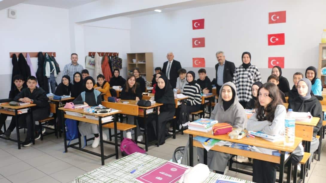 İmam Hatipler Haftasında Of İlçe Milli Eğitim Müdüründen İmam Hatiplilere ziyaret