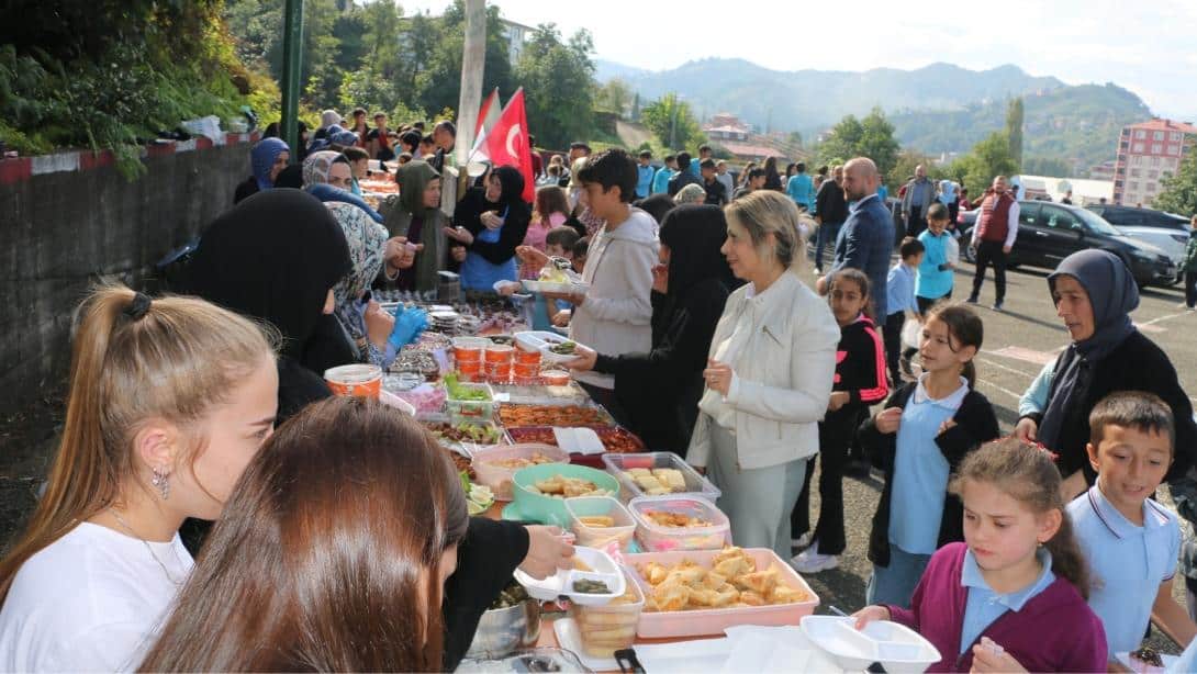 Gazze'ye yardım  için Of'taki tüm okullarda  kermes seferberliği